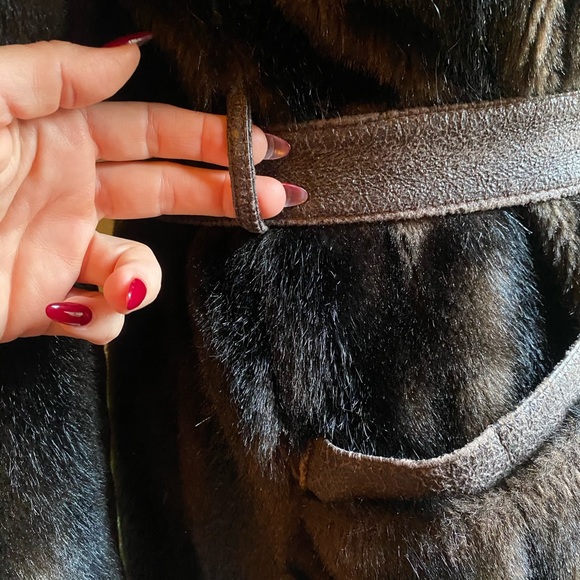 SOLD ♥️ 1970’s Vintage Faux Fur Coat | Chocolate Brown - Picture 3 of 12